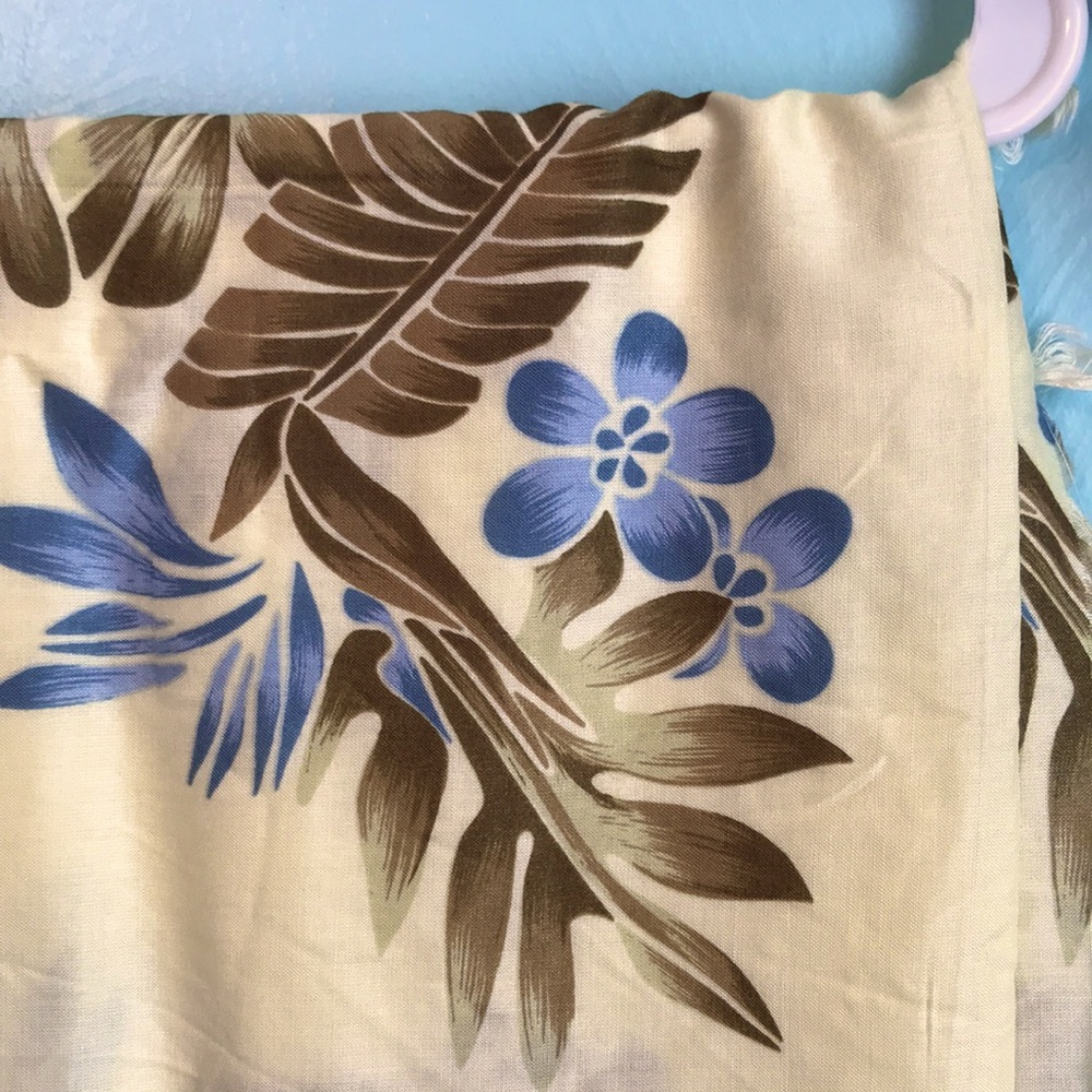 Hibiscus Collection Hawaii Sarong Beach Cover Up - Picture 3 of 7